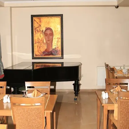 Hotel Evkuran 3*