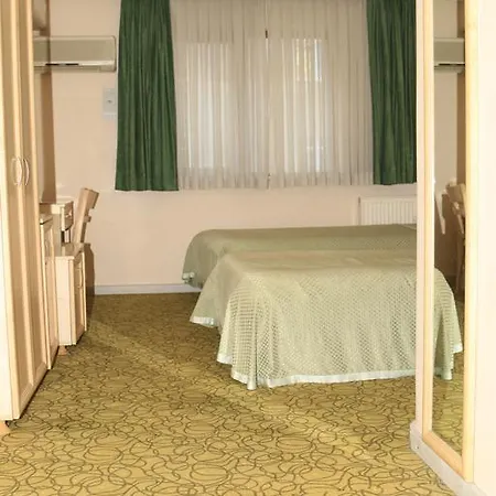 Hotel Evkuran 3*